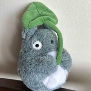 Studio Ghibli - My Neighbor Totoro - Totoro with Leaf Beanbag